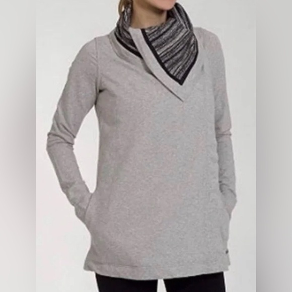 lululemon athletica Tops - RARE Lululemon Savasana Wrap Charcoal Grey Strata Stripe Lined Size 4